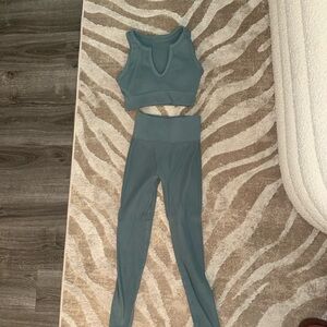 Blue Seamless Sports Bra and Leggings Set